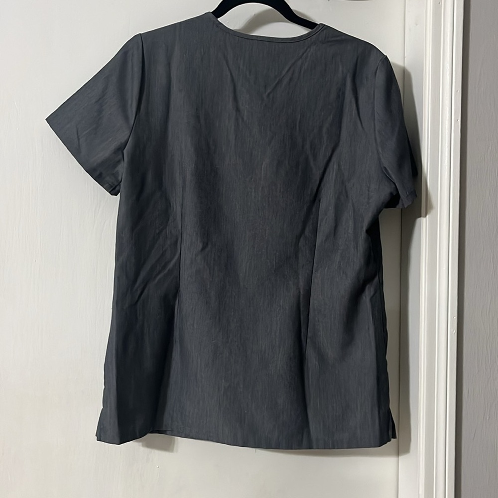 Figs Casma Three-Pocket Scrub Top - Picture 6 of 8